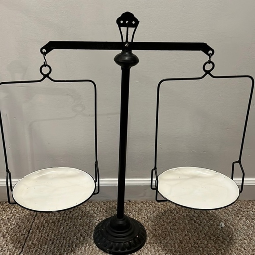 VINTAGE SCALE - LARGE GORGEOUS RUSTIC FARMHOUSE STYLE